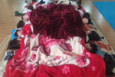 GIỜ NGỦ TRƯA CỦA CÁC BÉ TẠI TRƯỜNG MẦM NON